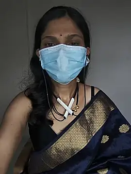 Shivani2002 online show from June 4, 2026, 9:37 am