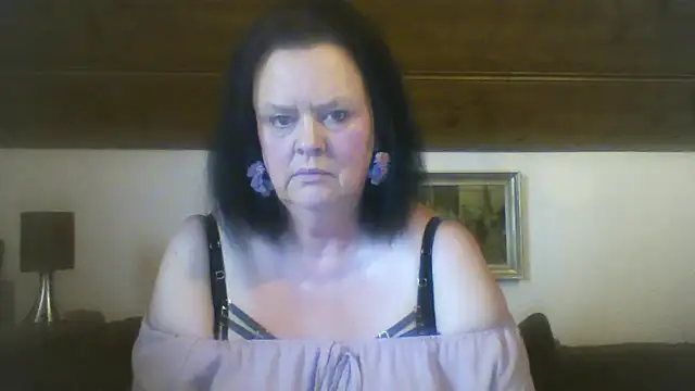 Snapshot of TiffanyMature chatting on September 18, 2025, 2:19 pm TiffanyMature online show from September 18, 2025, 2:19 pm