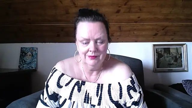 Snapshot of TiffanyMature chatting on June 9, 2026, 5:24 pm TiffanyMature online show from June 9, 2026, 5:24 pm