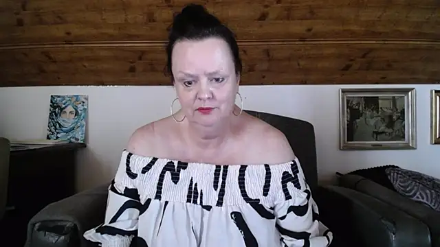 Snapshot of TiffanyMature chatting on July 9, 2026, 2:10 pm TiffanyMature online show from July 9, 2026, 2:10 pm