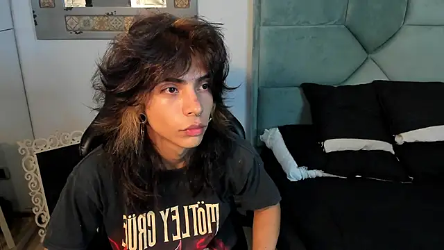 Dereck Manson online show from November 2, 2025, 11:45 am