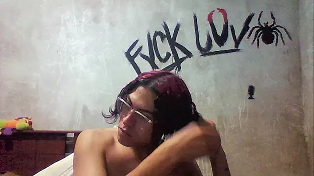 dirty model online show from November 30, 2025, 4:38 am