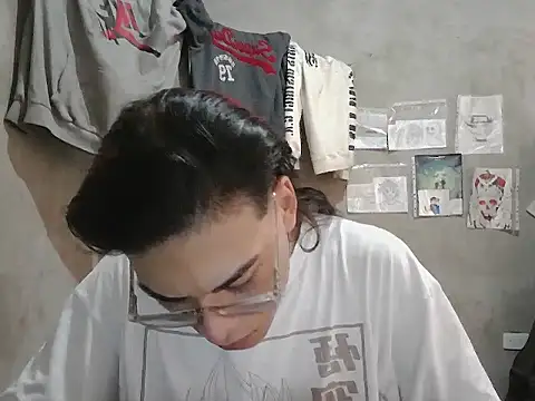 dirty model online show from April 18, 2026, 6:01 pm