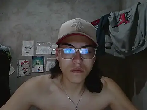 dirty model online show from April 19, 2026, 7:38 pm