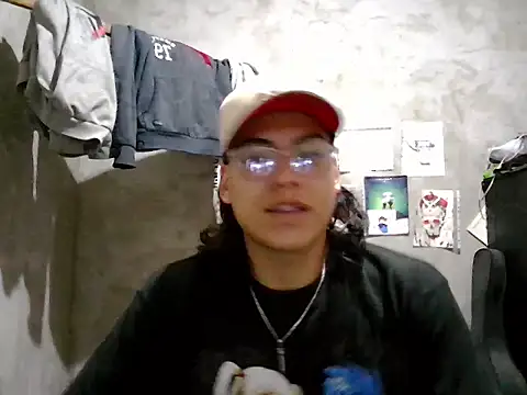 dirty model online show from April 22, 2026, 11:34 am