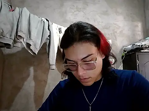 dirty model online show from April 24, 2026, 3:47 pm