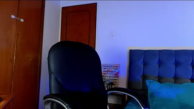 Liana 99 online show from September 12, 2025, 3:01 pm