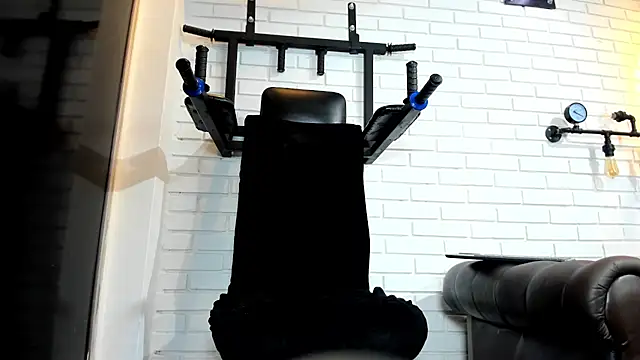 ItaloMoore online show from April 8, 2026, 12:27 pm