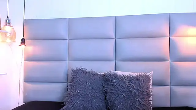 alexafisher online show from September 19, 2025, 9:15 pm