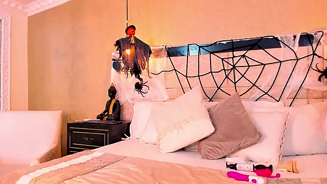 OliviaGarciaa online show from October 13, 2025, 7:36 pm