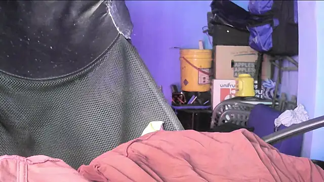 Clangel19 online show from September 19, 2025, 1:18 am