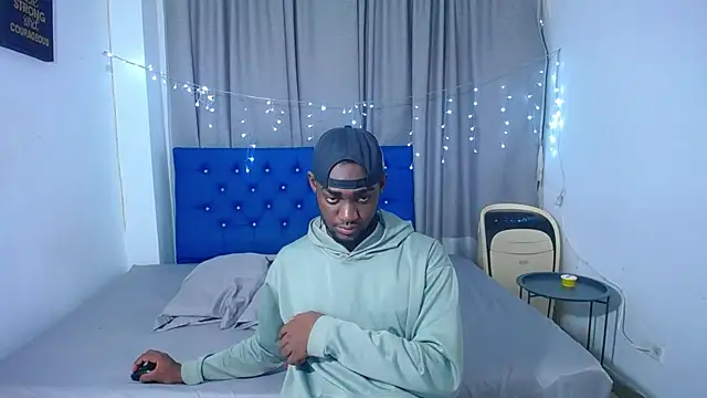 Snapshot of eebony_stallion chatting on September 30, 2025, 3:22 am eebony stallion online show from September 30, 2025, 3:22 am
