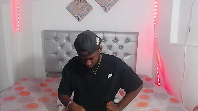 eebony stallion online show from December 4, 2025, 6:49 pm