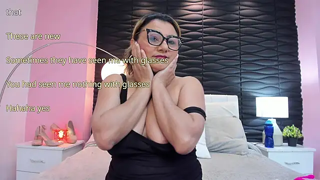 Nataly Foley online show from September 13, 2025, 12:49 pm