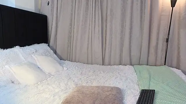 LunaVelvet777 online show from February 19, 2026, 3:41 pm