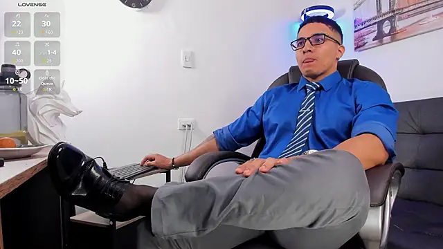 Dash Bukoski online show from November 9, 2025, 2:15 pm