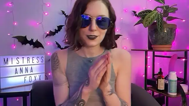 mistressannafoxx online show from October 28, 2025, 5:26 pm