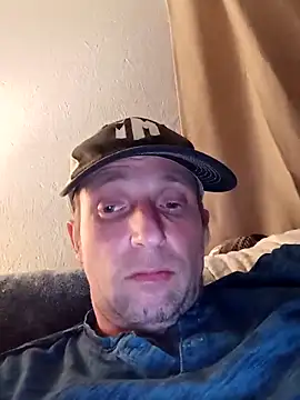 Snapshot of CatchyPart93 chatting on February 14, 2026, 6:43 am CatchyPart93 online show from February 14, 2026, 6:43 am