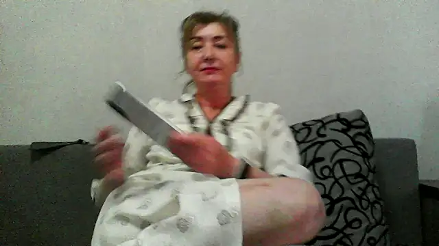 IrynaMolbertx online show from December 14, 2025, 11:59 am