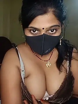 Snapshot of reena502 chatting on July 18, 2026, 4:49 am reena502 online show from July 18, 2026, 4:49 am