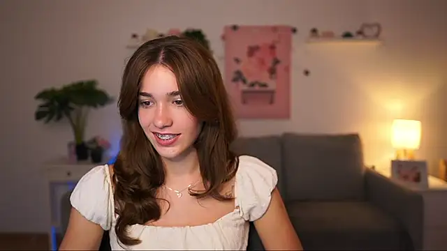 kissie cat online show from September 19, 2025, 1:12 pm