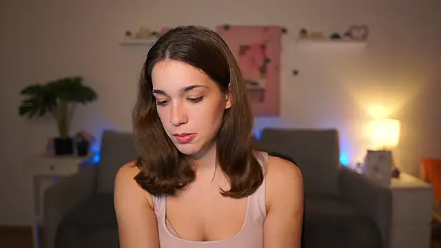 kissie cat online show from November 14, 2025, 7:23 pm