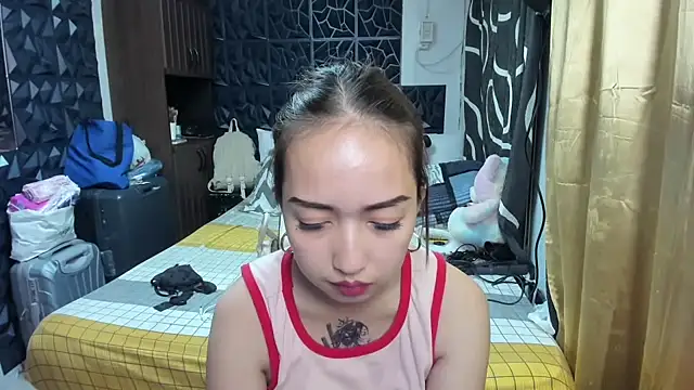 Soft Angel8 online show from November 18, 2025, 2:43 pm