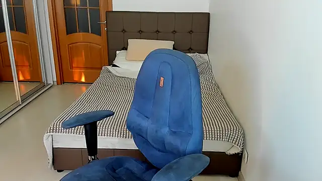 AndrianaBelle online show from September 19, 2025, 3:45 pm