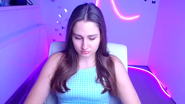 Stefanie Sweet online show from December 18, 2025, 12:33 pm