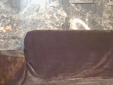 imaila18 online show from February 9, 2026, 5:22 am