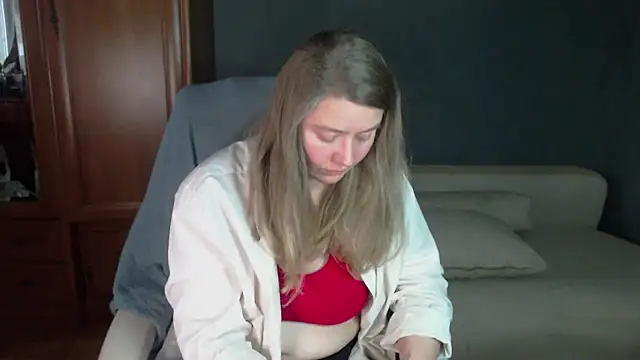 Sweet  Gigi online show from December 1, 2025, 12:43 pm