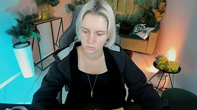 BethanyCloud online show from October 10, 2025, 2:21 am