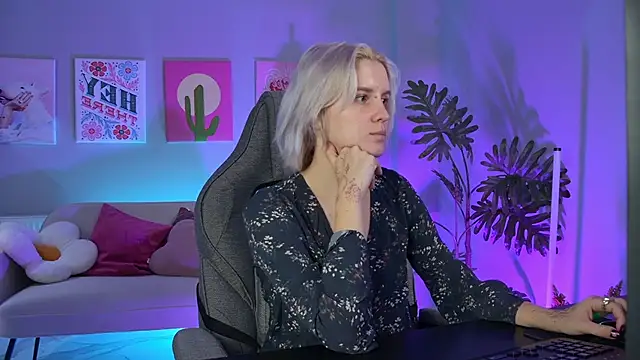 BethanyCloud online show from December 1, 2025, 5:34 am