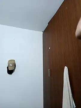 Carl Strip online show from December 4, 2025, 10:13 am