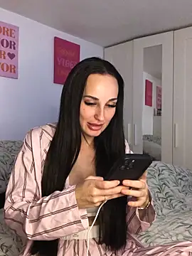 Rosieredxox online show from February 7, 2026, 10:24 pm