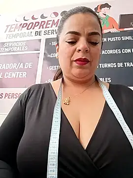 Mia-Glow online show from January 15, 2026, 12:54 pm