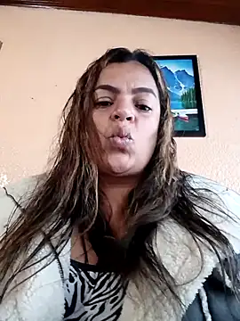 Mia-Glow online show from February 9, 2026, 11:47 am