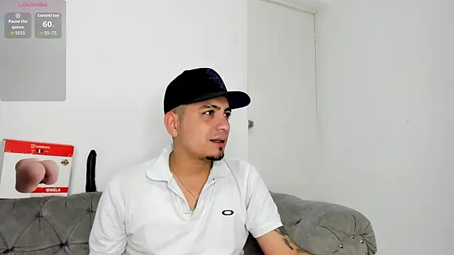 OwenStonne  online show from September 13, 2025, 4:01 am