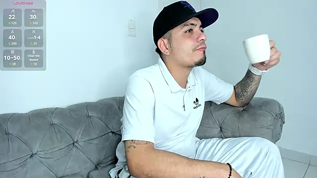 OwenStonne  online show from September 18, 2025, 4:03 am