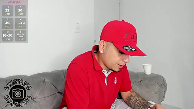 OwenStonne  online show from September 26, 2025, 4:05 am