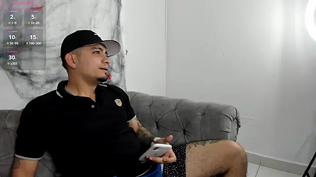 OwenStonne  online show from October 31, 2025, 4:13 am