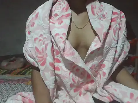 mala2580 online show from November 8, 2025, 5:01 pm