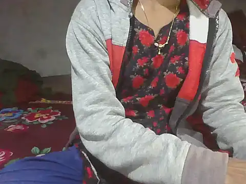 mala2580 online show from December 3, 2025, 7:01 pm