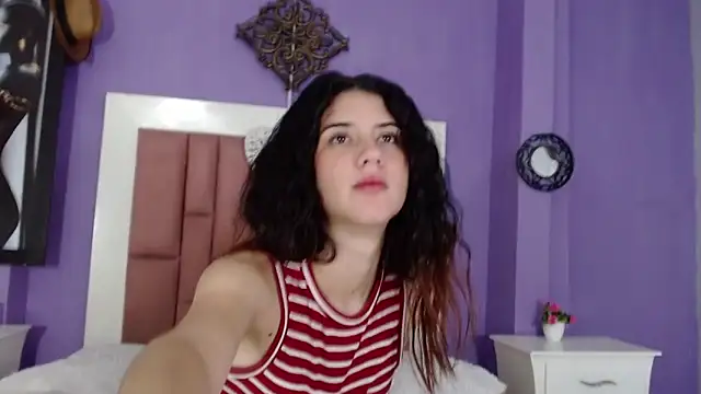 ChiaraLudovica online show from September 15, 2025, 2:39 pm