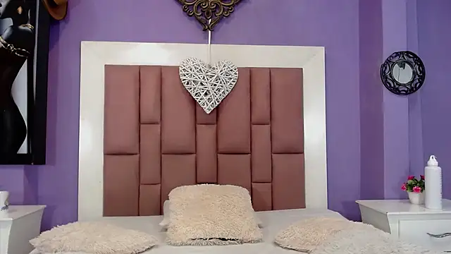 ChiaraLudovica online show from October 7, 2025, 2:36 pm