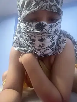 crazy111girl online show from June 22, 2026, 6:49 pm