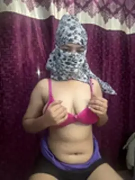 Snapshot of crazy111girl chatting on July 24, 2026, 6:17 pm crazy111girl online show from July 24, 2026, 6:17 pm