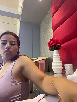 VictoriaFerro online show from July 21, 2026, 1:13 pm