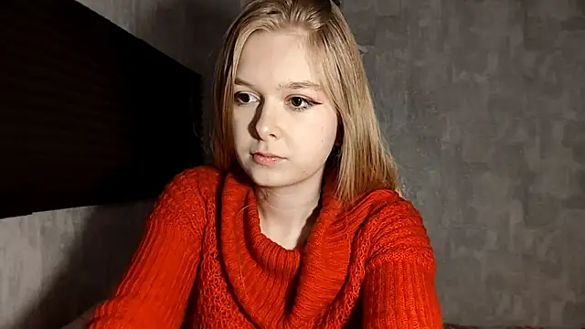 LiaVibes online show from December 15, 2025, 9:02 am