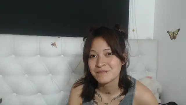 evelynesex online show from April 9, 2026, 2:22 am